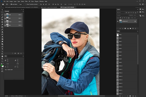 Grasigner-model-image-edited-with-multipath-service-for-clean-fashion-product-details